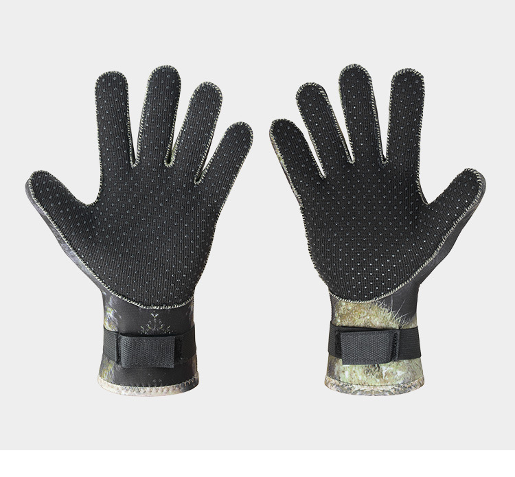 Camo gloves